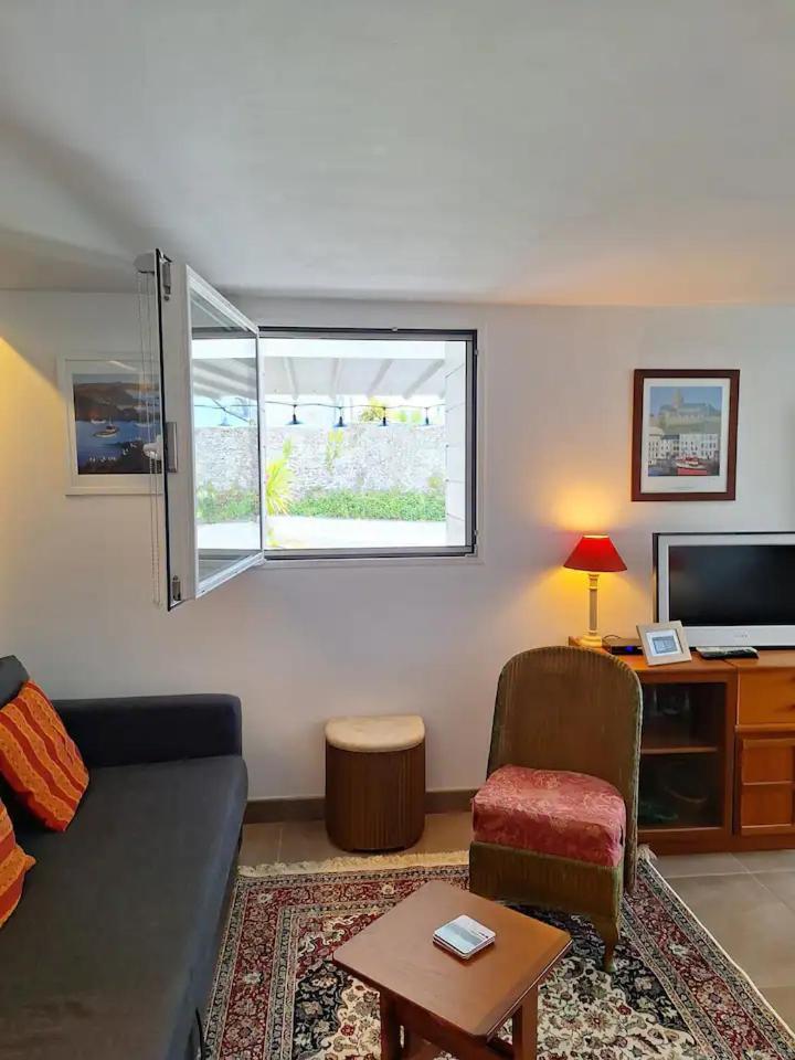 Appartement Moderne Avec Terrasse - Proche Mer 아공-쿠탕빌 외부 사진