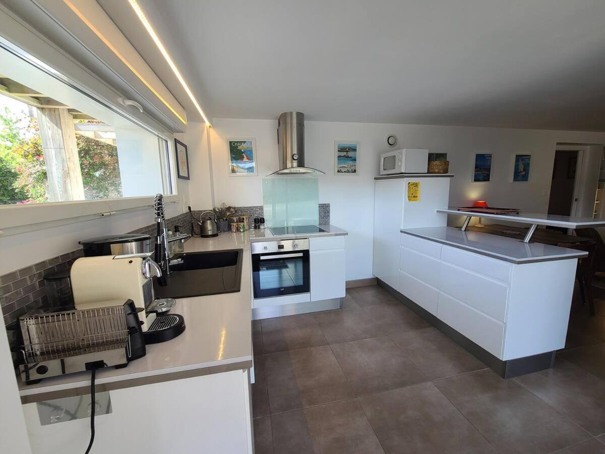 Appartement Moderne Avec Terrasse - Proche Mer 아공-쿠탕빌 외부 사진