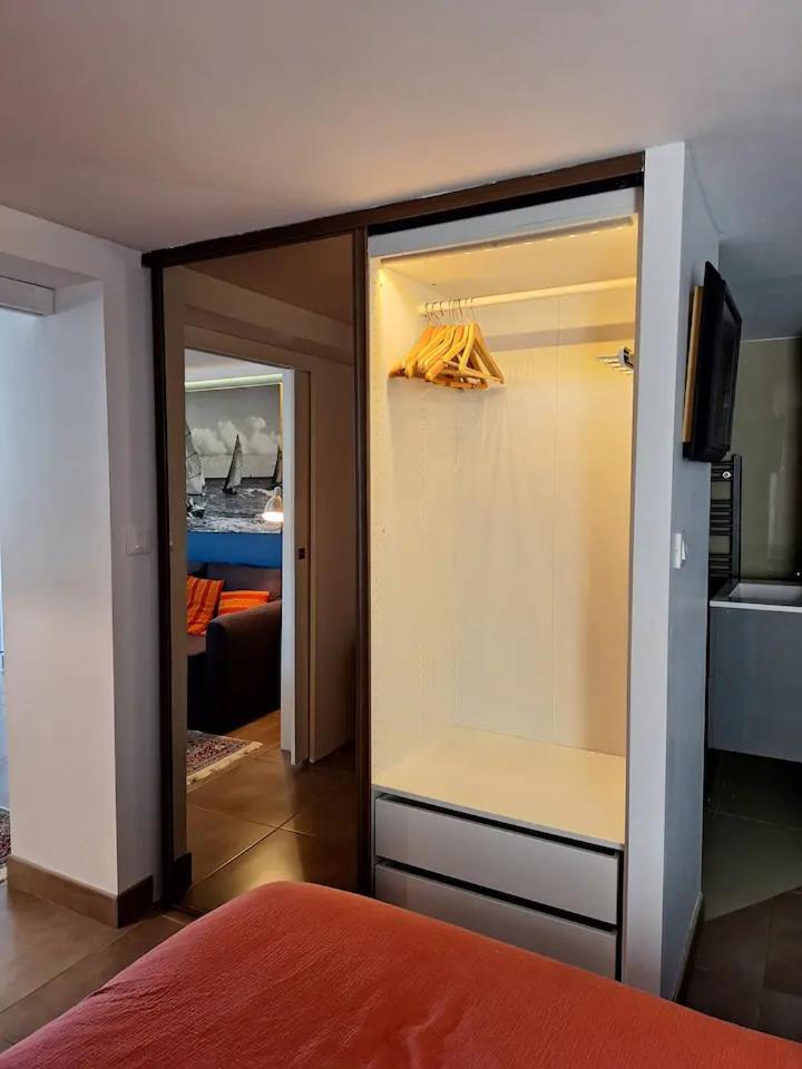 Appartement Moderne Avec Terrasse - Proche Mer 아공-쿠탕빌 외부 사진