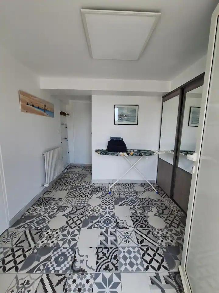 Appartement Moderne Avec Terrasse - Proche Mer 아공-쿠탕빌 외부 사진