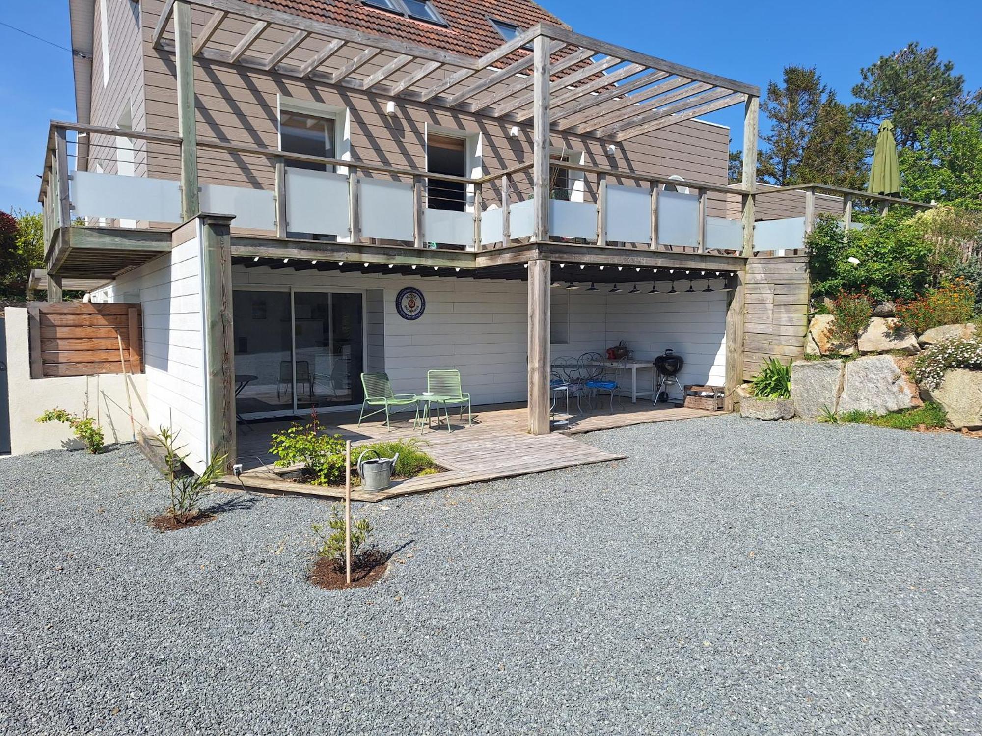 Appartement Moderne Avec Terrasse - Proche Mer 아공-쿠탕빌 외부 사진